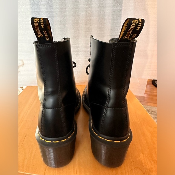 Lace up Dr Martens boots - Picture 3 of 7